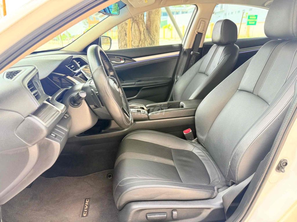 Honda Civic 2019 G 1.8 AT - 46000 km. Mua bán Ô tô tại Thành phố Biên Hòa Đồng Nai được đăng bởi lê văn thắng hình 10