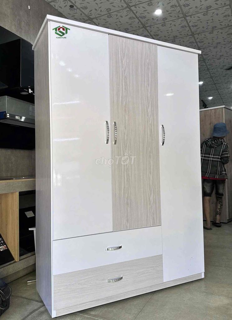 Tủ quần áo 3 cánh sẵn hàng giá cực tốt. Mua bán Tủ, kệ gia đình tại Quận Thanh Khê Đà Nẵng được đăng bởi Nội thất bếp trọn gói TST  hình 1