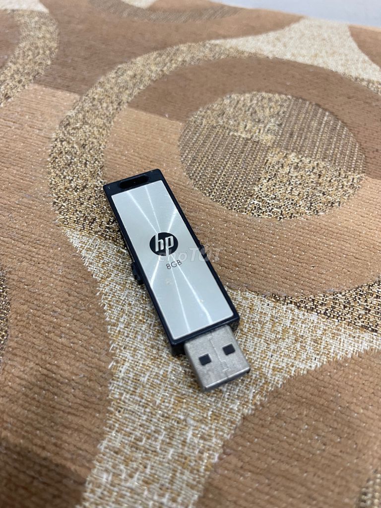 USB HP w275 8gb còn dùng tốt