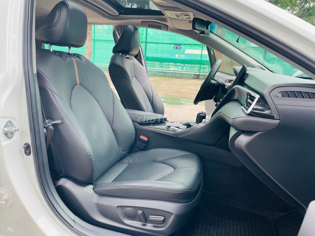 Toyota Camry 2.0Q 2021 - 66000 km. Mua bán Ô tô tại Thành phố Thủ Dầu Một Bình Dương được đăng bởi trần thị khánh huyền  hình 8