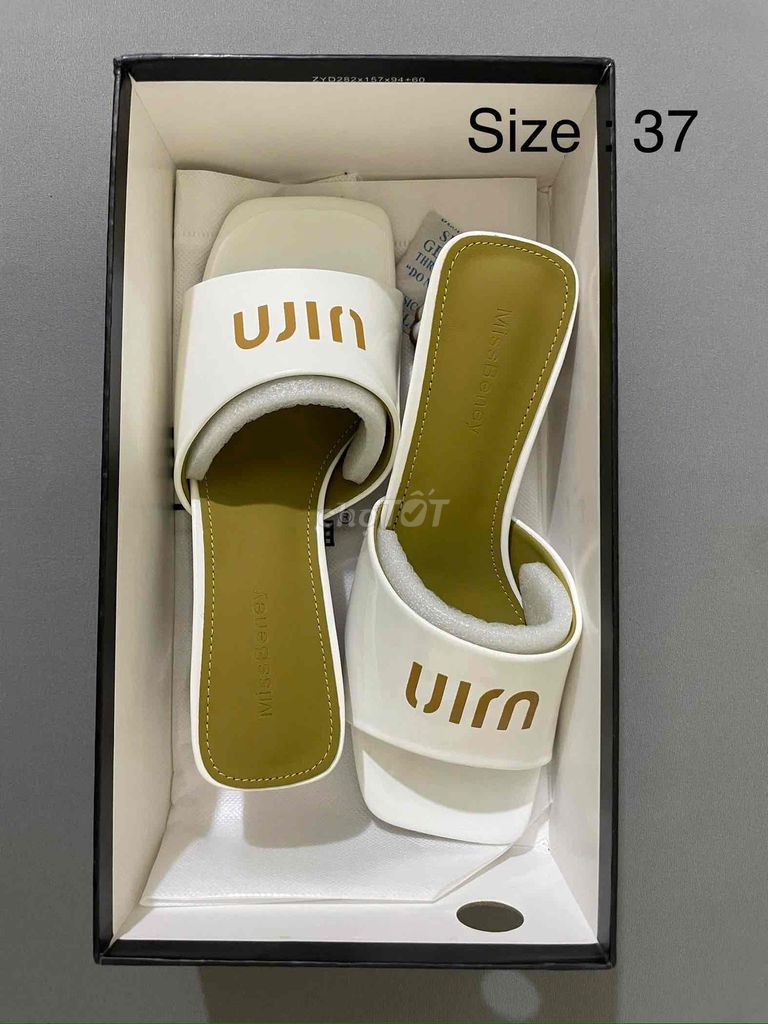 Guốc Nữ Da Trắng Size 37 Mới. Mua bán Giày dép tại Huyện Bình Chánh Tp Hồ Chí Minh được đăng bởi Nguyễn Thị Xuân Mai hình 1