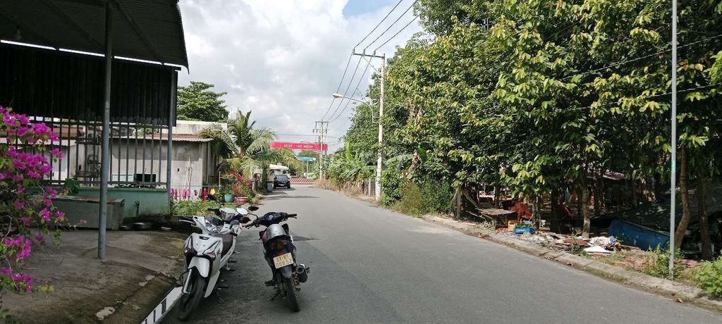 Chính chủ bán đất đẹp giá chất mặt tiền đường DT 747