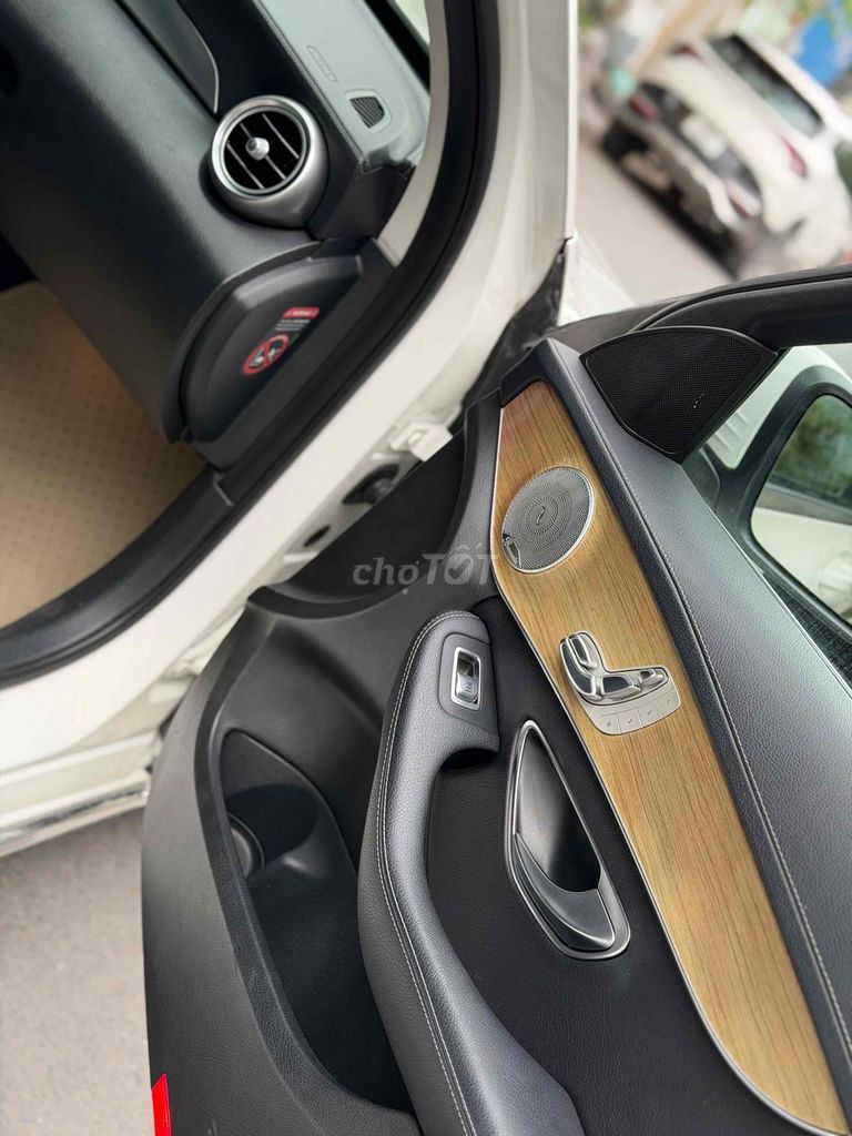 Mercedes C250 Exluxsic 2017 Trắng. Mua bán Ô tô tại Quận 7 Tp Hồ Chí Minh được đăng bởi Thông Sport  hình 3
