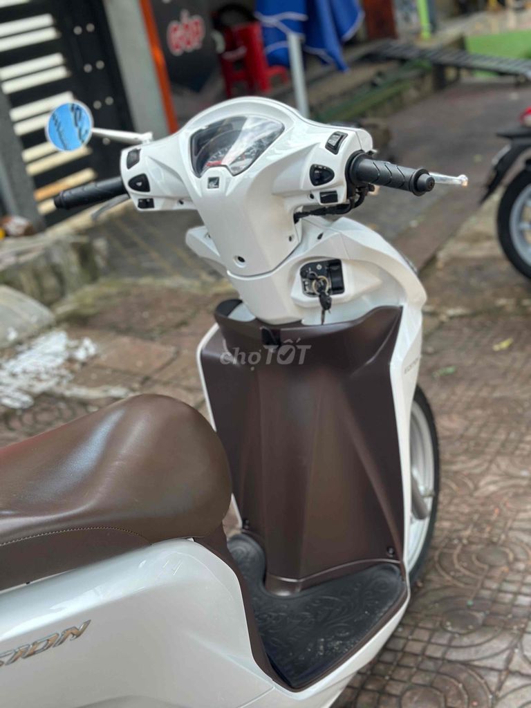 Honda Vision 2018 màu Trắng. Mua bán Xe máy tại Thành phố Pleiku Gia Lai được đăng bởi Xe Máy Nguyễn Vũ Gialai hình 12