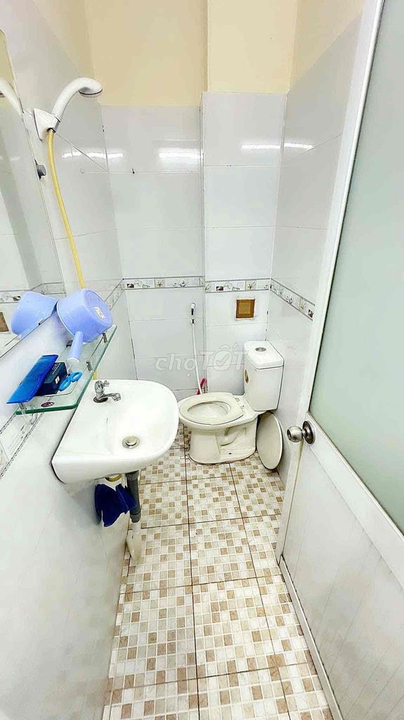 Nhà đg số 14 - Lê Văn Quới 4mx11m 1 lầu 2pn 2wc 7 triệu