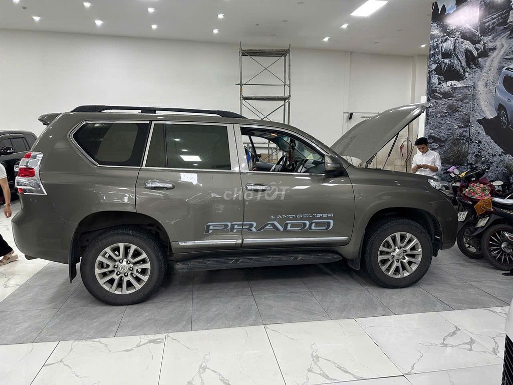 Toyota Land Cruiser Prado 2016 TXL 2.7L 13 vạn Km. Mua bán Ô tô tại Quận Bắc Từ Liêm Hà Nội được đăng bởi Viet Auto hình 1