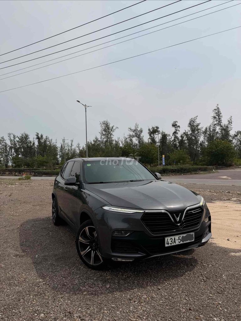 VinFast Lux SA 2.0 2019 Tiên phong Серый 68 000 км