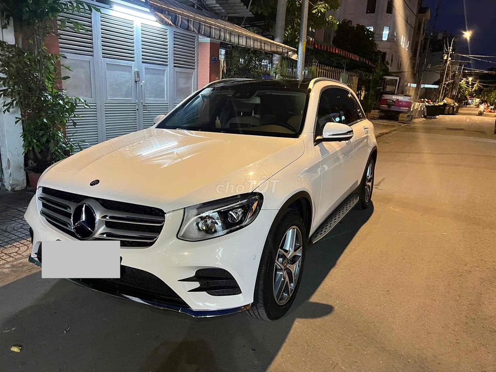 Mercedes Benz GLC 2017 300 4Matic - 30500 km. Mua bán Ô tô tại Quận 10 Tp Hồ Chí Minh được đăng bởi Thoại Minh Huỳnh hình 1