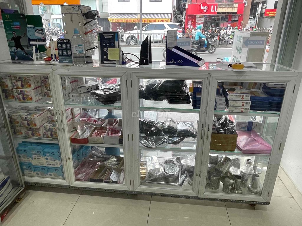 Tủ trưng bày Nhôm Kính Trắng 200x40x100cm. Mua bán Tủ, kệ gia đình tại Quận Bình Thạnh Tp Hồ Chí Minh được đăng bởi Lê Quốc Thái hình 1