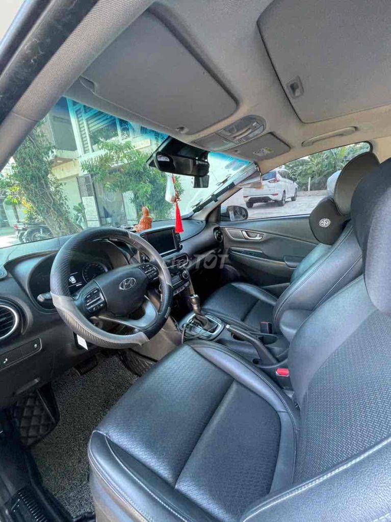 Hyundai Kona 2019 Trắng 5 chỗ - 1.6 tubor. Mua bán Ô tô tại Quận Hải Châu Đà Nẵng được đăng bởi HungTran hình 2