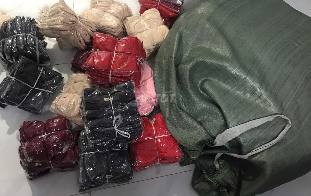 Cần xả gấp 1000 áo thun trơn cổ tròn U đủ màu free. Mua bán Quần áo tại Quận Bình Tân Tp Hồ Chí Minh được đăng bởi Hương Nguyễn hình 2
