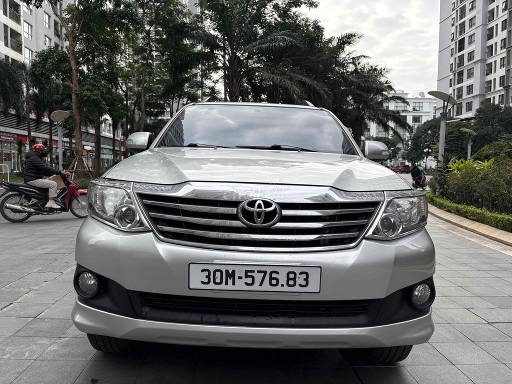 Toyota Fortuner 2013 2.7V 4x4 - 15000 km. Mua bán Ô tô tại Quận Hai Bà Trưng Hà Nội được đăng bởi Bùi hiển hình 1