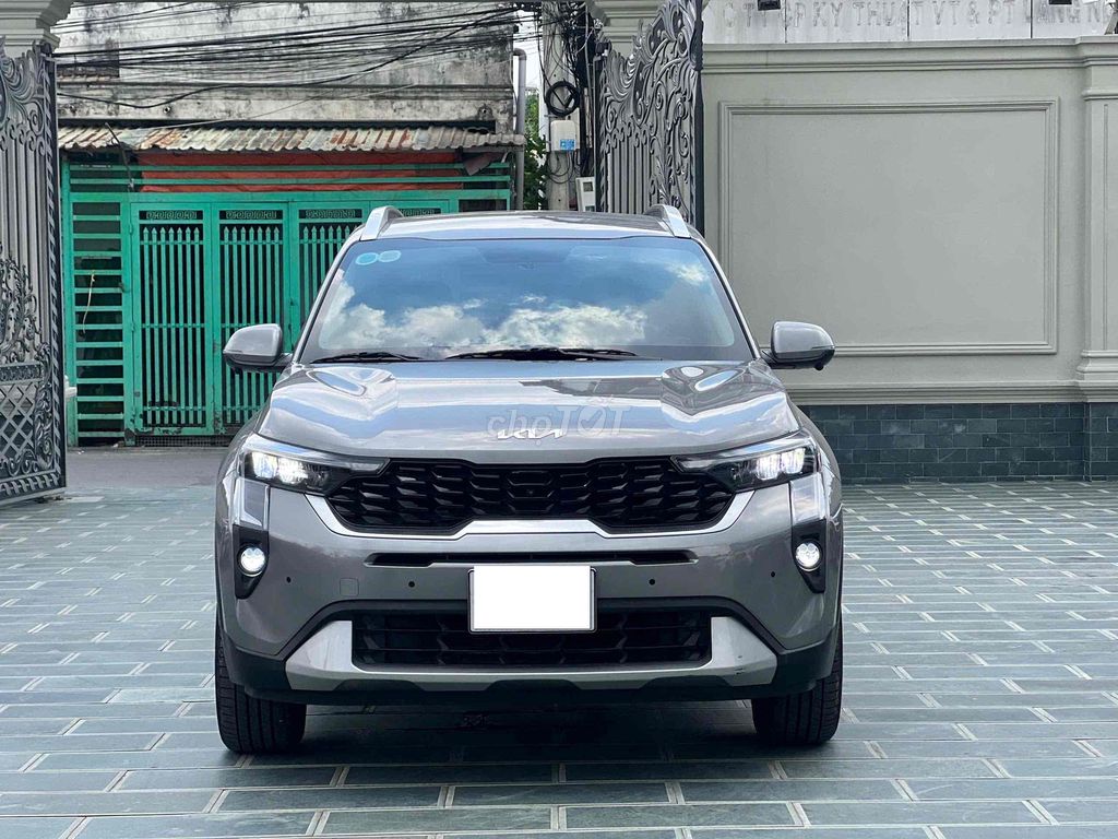 Kia Sonet Luxury 2024 Серый 17 тыс. км