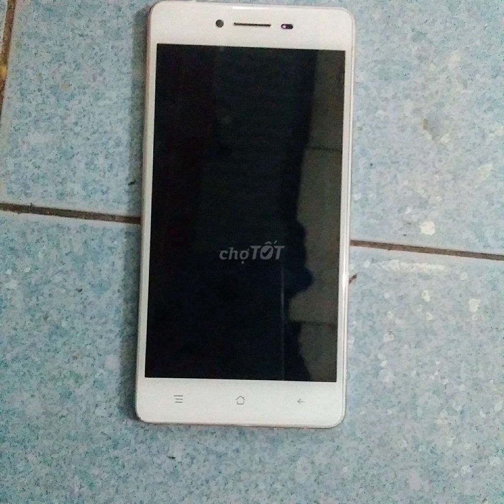 0389166833 - Bán xác oppo r7 lite đang dùng tự nhiên màn tối