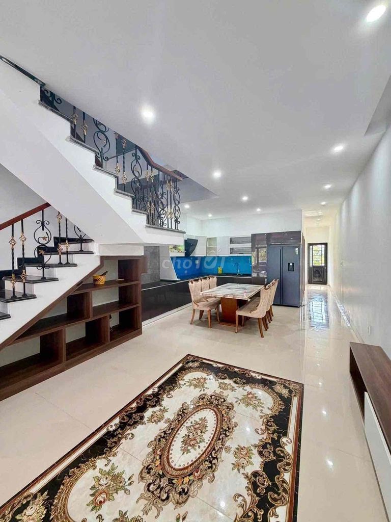 Rent · 5 bd · 100 м² · Quận Ngũ Hành Sơn, ул. Đường Trương Quang Được