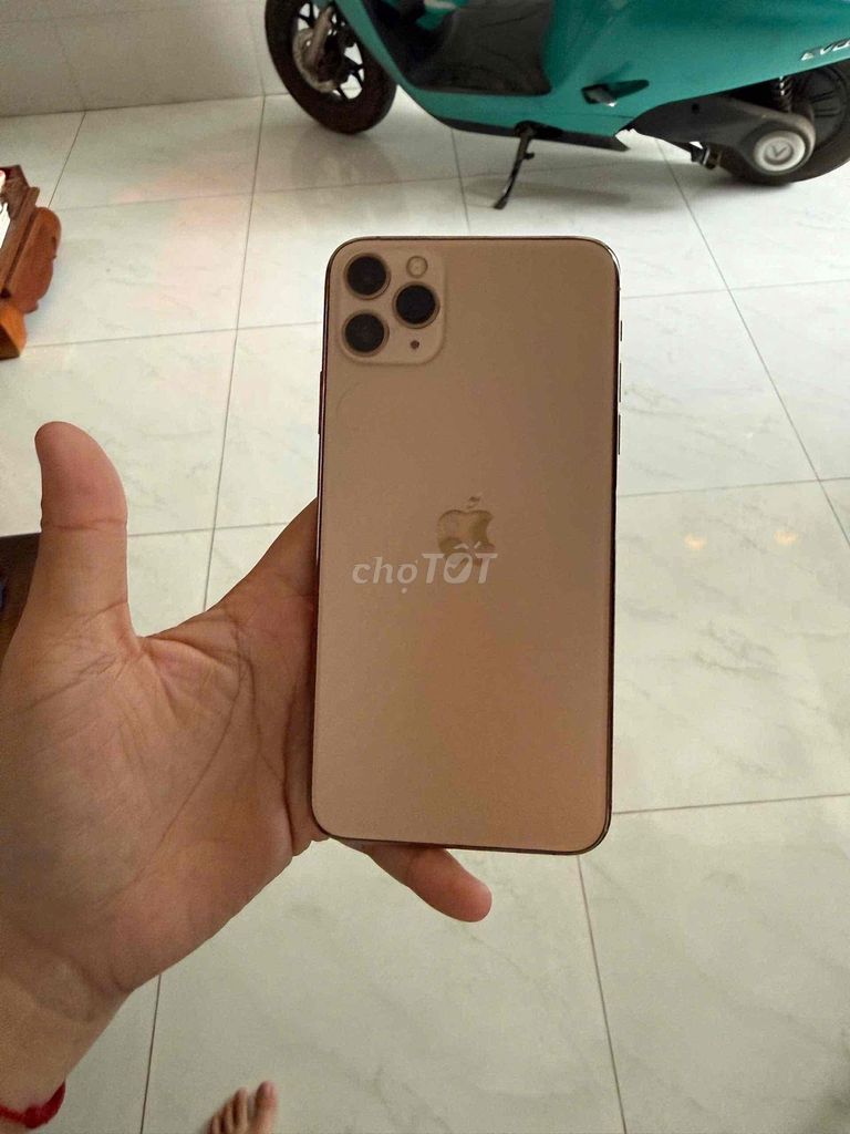 Apple iPhone 11 Pro Max 256GB Vàng Đồng Đã sử dụng. Mua bán Điện thoại tại Thành phố Nha Trang Khánh Hòa được đăng bởi Huệ Lê hình 1