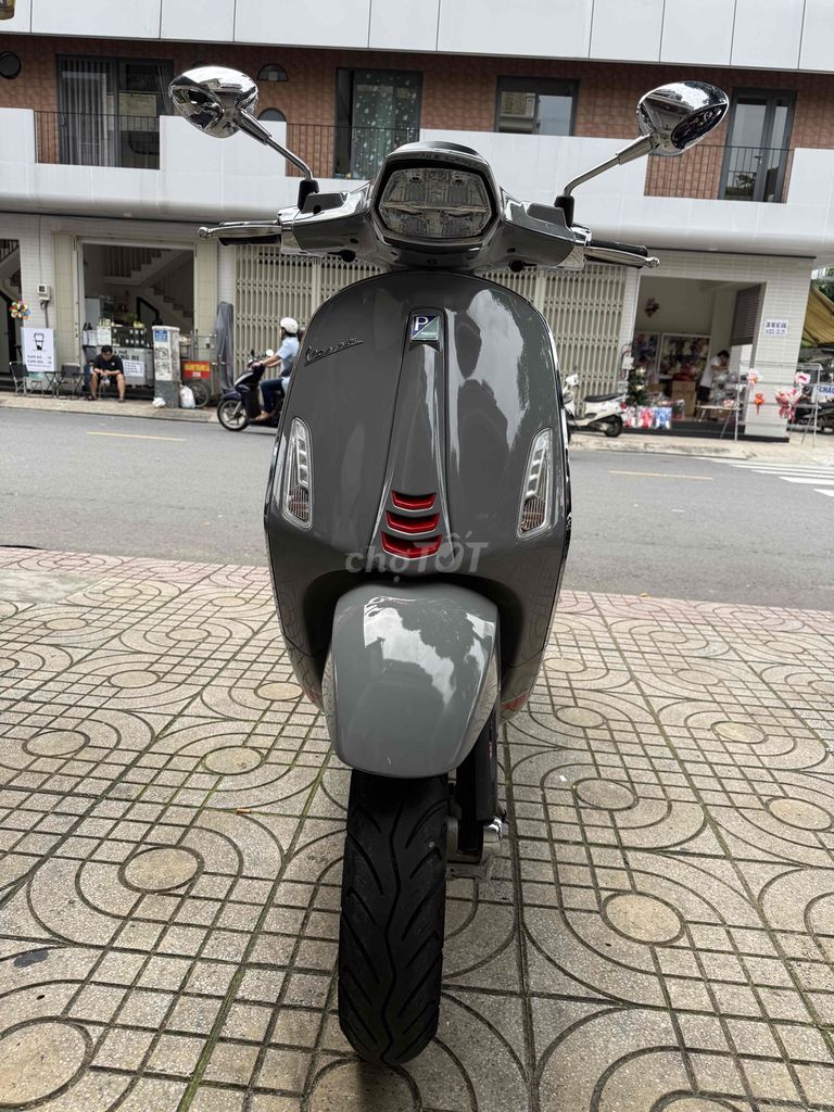 Piaggio Vespa Sprint 125 2022 Xám xi măng 4119 km. Mua bán Xe máy tại Quận Tân Phú Tp Hồ Chí Minh được đăng bởi trọng đức  hình 5