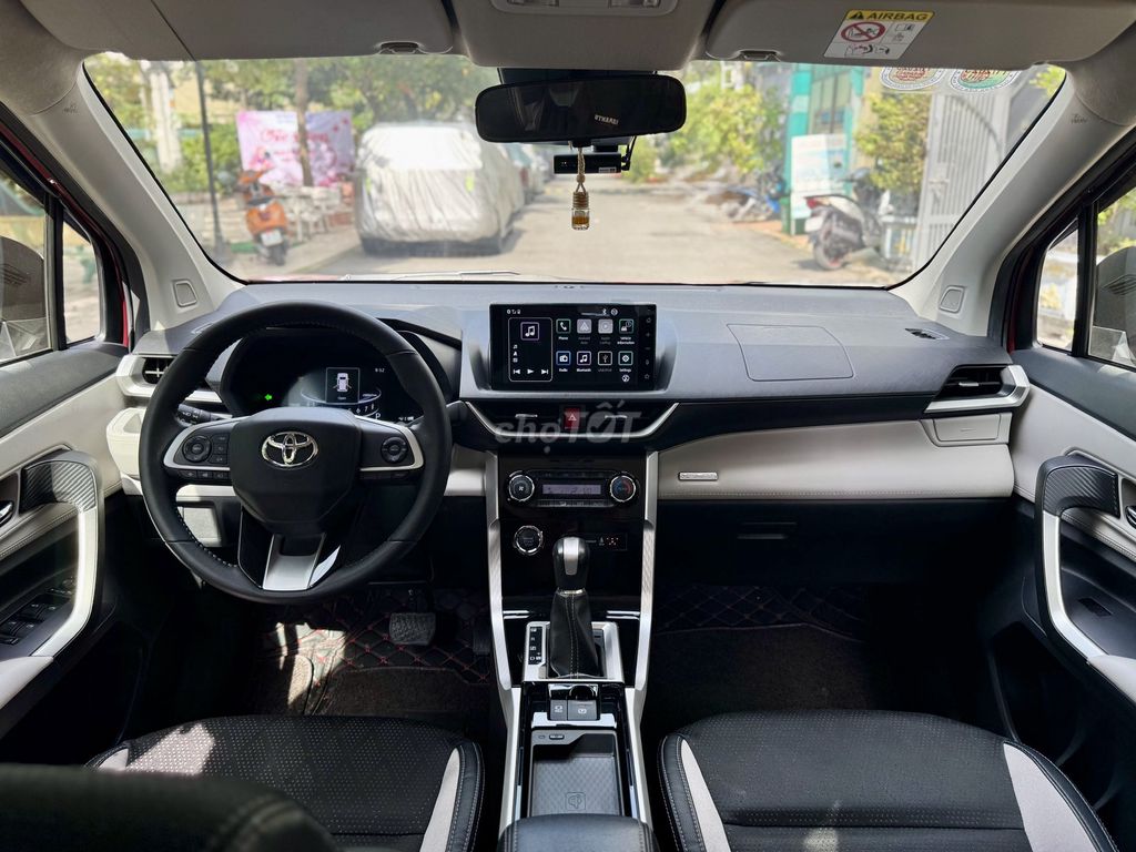 Cần bán Veloz TOP model 2023 màu đỏ nguyên zin. Mua bán Ô tô tại Quận 12 Tp Hồ Chí Minh được đăng bởi Phương 831 hình 7