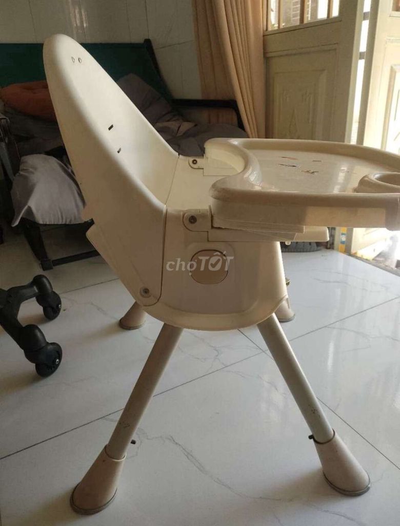 Ghế ăn dặm Umoo màu Kem . Mua bán Mẹ và bé tại Quận Cẩm Lệ Đà Nẵng được đăng bởi Phuoc Nguyen hình 1