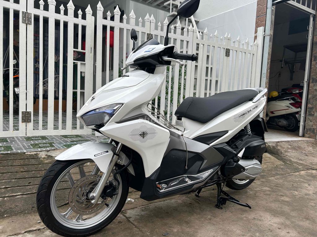 Honda Airblade 125Fi CHÍNH CHỦ khoá lớn. Mua bán Xe máy tại Thành phố Mỹ Tho Tiền Giang được đăng bởi Trân Phong hình 3