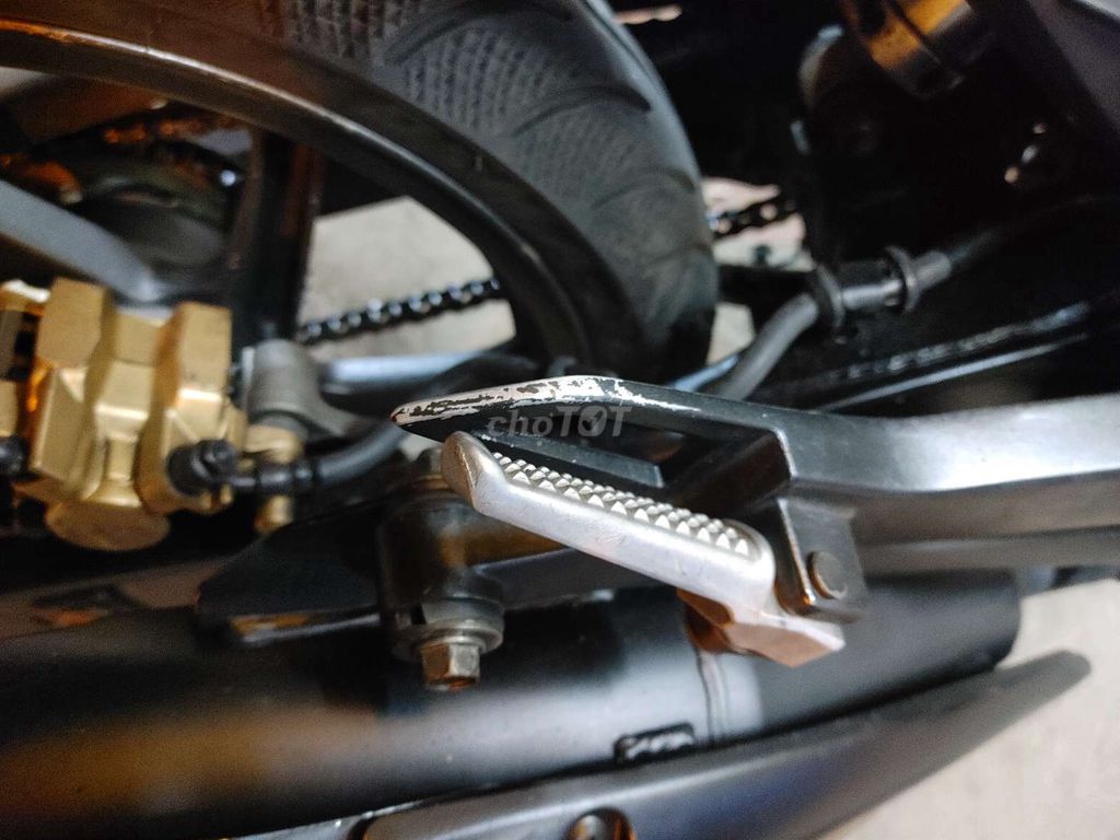 Sưu Tập RR150 WH-2 2011, Mới 90% Zin 100% DSQ. Mua bán Xe máy tại Quận Cầu Giấy Hà Nội được đăng bởi Duck hình 4