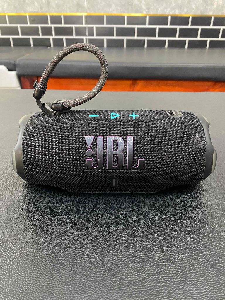 Loa Bluetooth JBL Charge 6 Đen Mới. Mua bán Tivi, Âm thanh tại Huyện Đất Đỏ Bà Rịa - Vũng Tàu được đăng bởi Steven hình 1