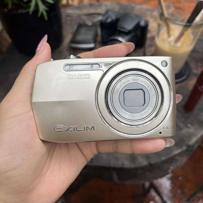 Máy ảnh kỹ thuật số Casio Exilim 2300