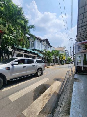 Bán 2 lô liền kề cạnh Vạn Phúc, DT 86m2, ngang 5.5m