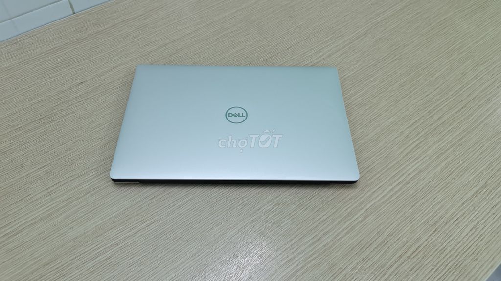 Dell XPS 9380, siêu nhẹ 1.15kg, vỏ nhôm cực sang. Mua bán Laptop tại Quận 10 Tp Hồ Chí Minh được đăng bởi Đinh Thị Hoài hình 1