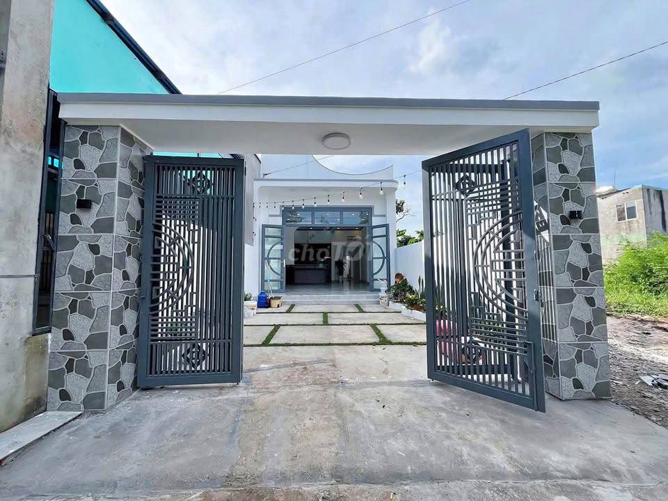 BÁN NHÀ CẤP 4 ĐANG CHO THUÊ 10TR/THÁNG - SAU LƯNG CHỢ ĐẦU MỐI THỦ ĐỨC