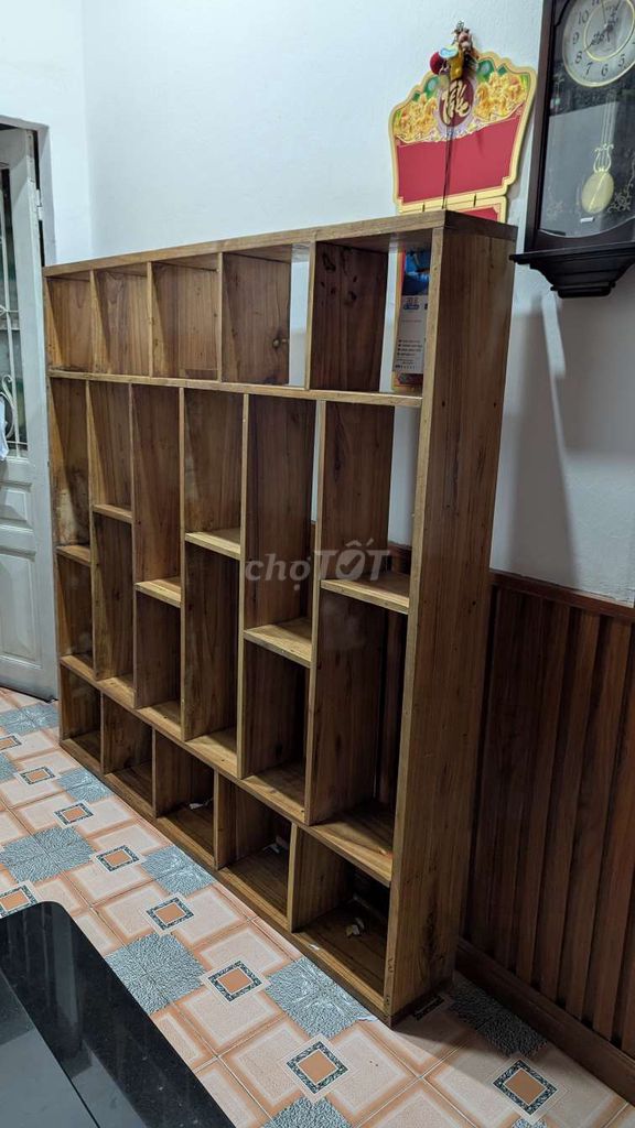 Kệ sách Gỗ thịt Nâu 1M7x1M8 Không mối mọt. Mua bán Tủ, kệ gia đình tại Quận Tây Hồ Hà Nội được đăng bởi Nguyen The Nam hình 1