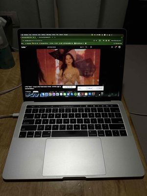 Macbook Pro 2019 13inch cũ (8gb ram 128gb bộ nhớ)