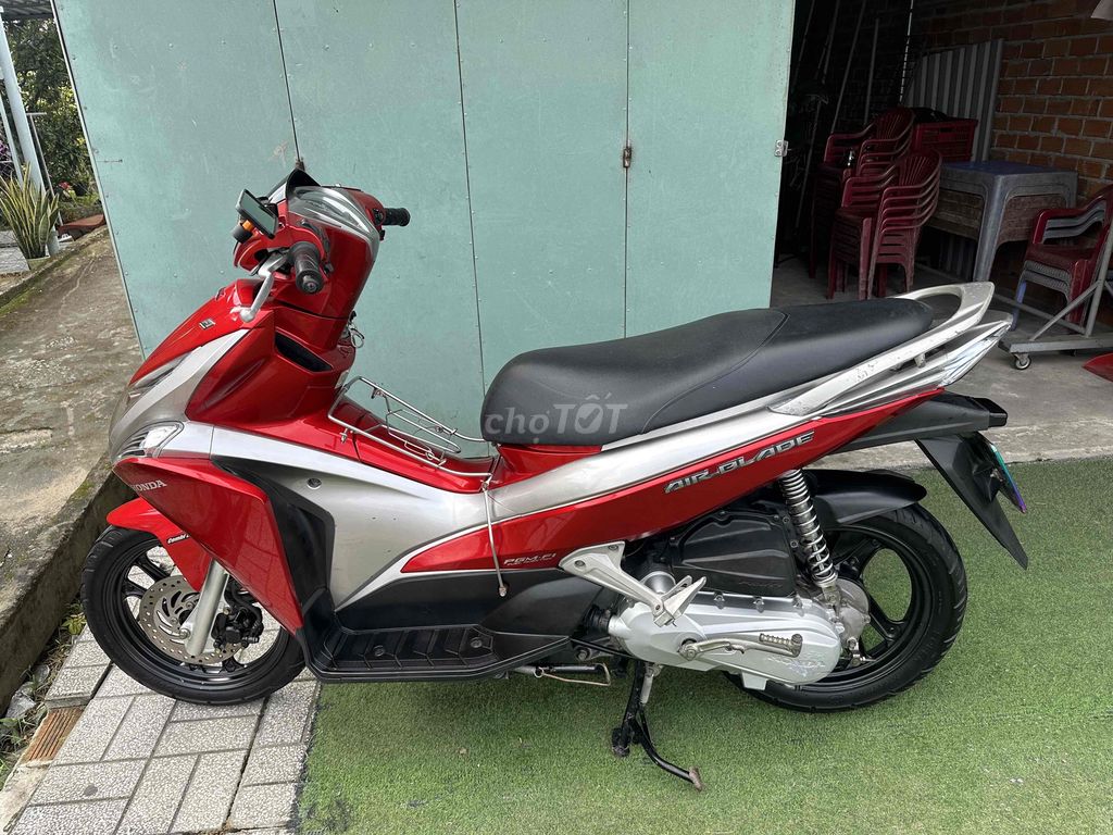Honda Air Blade odo 38.000 chuẩn máy zin êm. Mua bán Xe máy tại Huyện Thới Lai Cần Thơ được đăng bởi Trường nguyễn hình 2