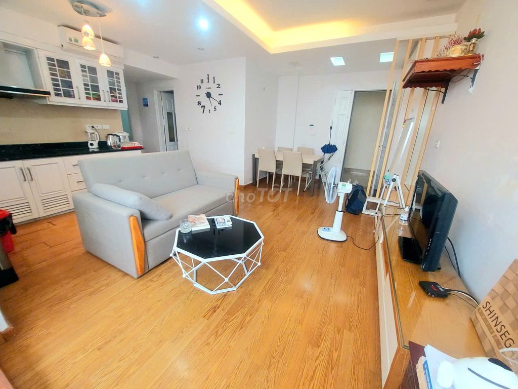 BÁN CĂN GÓC 2PN CHUNG CƯ 183 HOÀNG VĂN THÁI, VIEW ĐẦM HỒNG, TẦNG ĐẸP. 