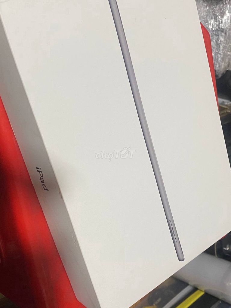 Ipad gen 9 mới sạc 8 lần pin 100% xt Nhật fullbox