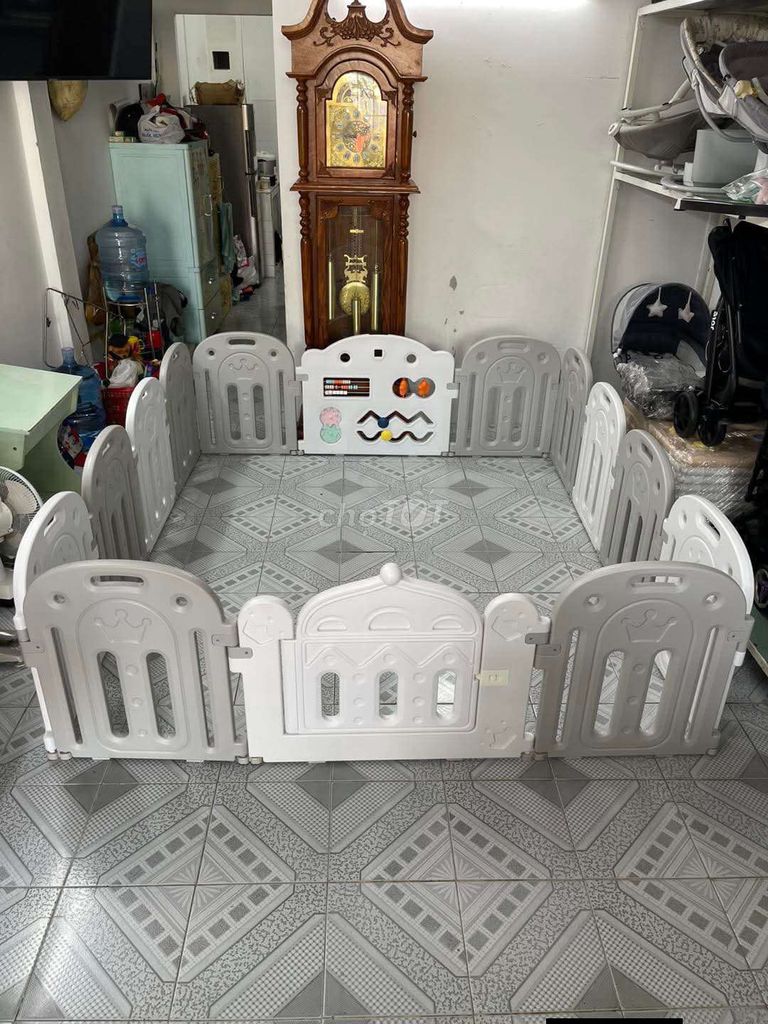 Quây cũi Pakey Vương Miện Nhựa Trắng. Mua bán Mẹ và bé tại Quận 10 Tp Hồ Chí Minh được đăng bởi Anh Dũng hình 1