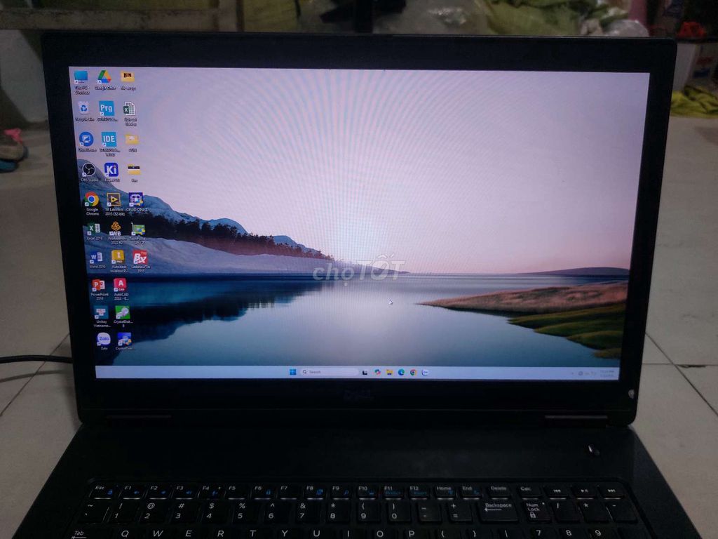 Dell precision 7730 xeon 2186M, Ram 32gb, SSD 1T