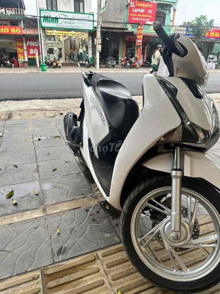 SH ĐEN TRẮNG ĐỜI 2017 ĐK 2018 150i ABS. Mua bán Xe máy tại Huyện Gia Lâm Hà Nội được đăng bởi Phi Hùng Nguyễn hình 4
