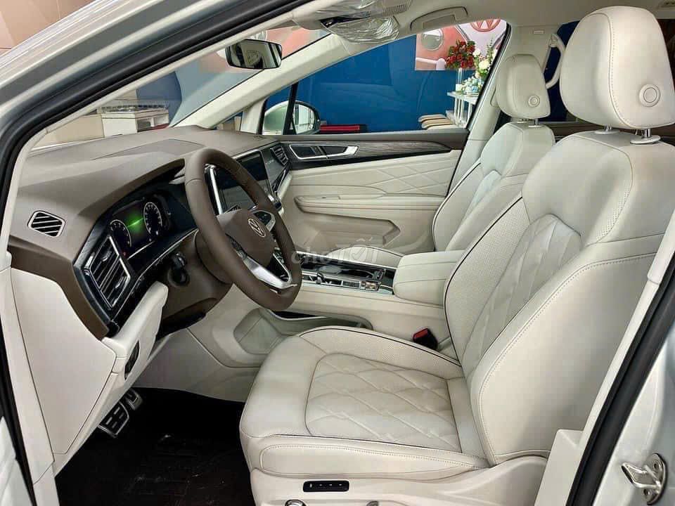 Volkswagen Viloran 2025 Bản Cao QT Hấp Dẫn. Mua bán Ô tô tại Quận Tân Bình Tp Hồ Chí Minh được đăng bởi Phương Thảo hình 2