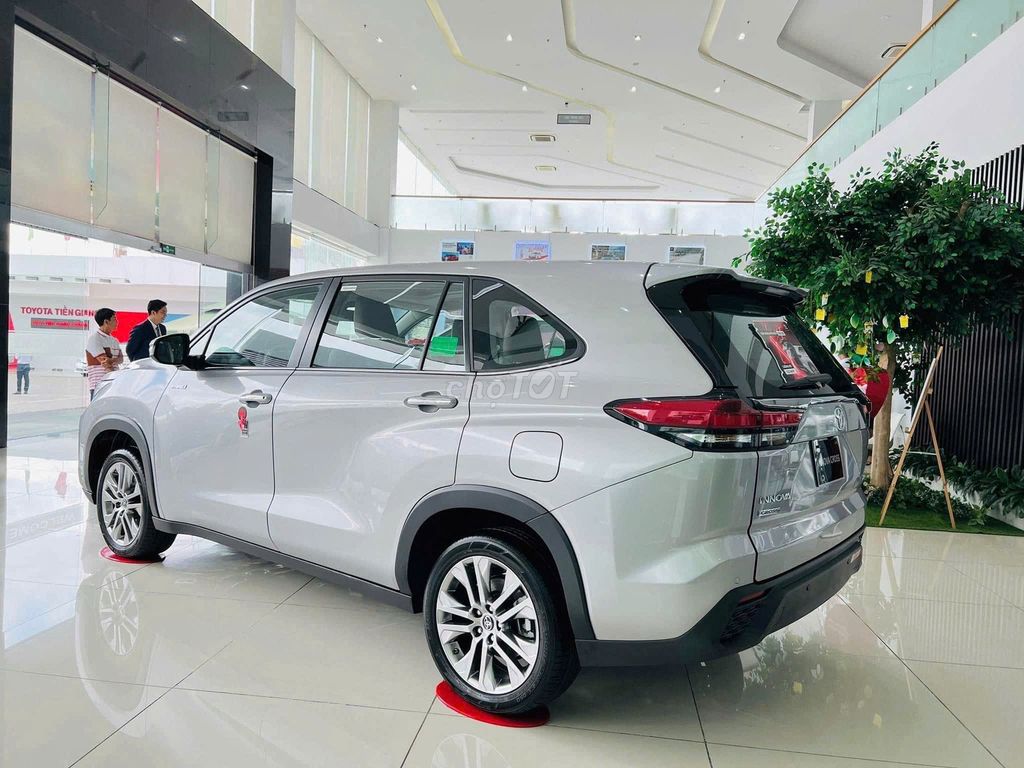 🚗TOYOTA INNOVA CROSS 2.0V🚗 GIẢM 30 TRIỆU✨LS THẤP. Mua bán Ô tô tại Thành phố Thủ Đức Tp Hồ Chí Minh được đăng bởi TOYOTA ĐÔNG SÀI GÒN hình 3
