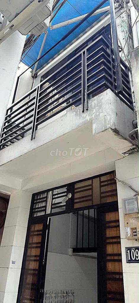 Cho Thuê nhà nhỏ nguyên căn riêng biệt Cách mặt tiền đường vạn kiếp 25