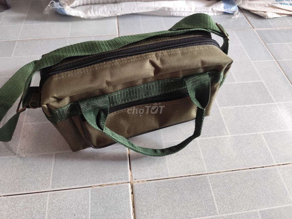 Túi đựng đồ Unisex Vải Xanh rêu Mới. Mua bán Túi xách tại Thị xã Tân Uyên Bình Dương được đăng bởi Tên chưa cung cấp hình 1