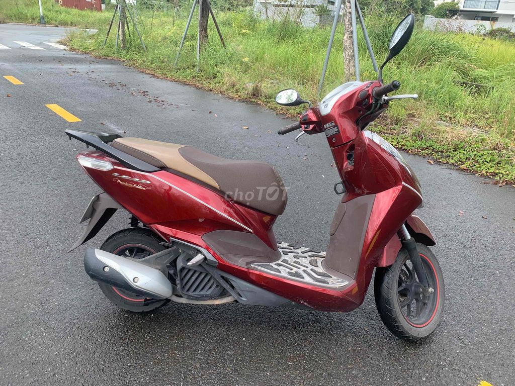 bán xe Lead 2020 màu đỏ đô còn nguyên zin. Mua bán Xe máy tại Quận Cẩm Lệ Đà Nẵng được đăng bởi Lê Hiếu hình 1