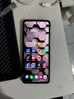 Samsung Z Flip 3 8/128GB bản mỹ. Mua bán Điện thoại tại Quận 12 Tp Hồ Chí Minh được đăng bởi Hưng Đẽo