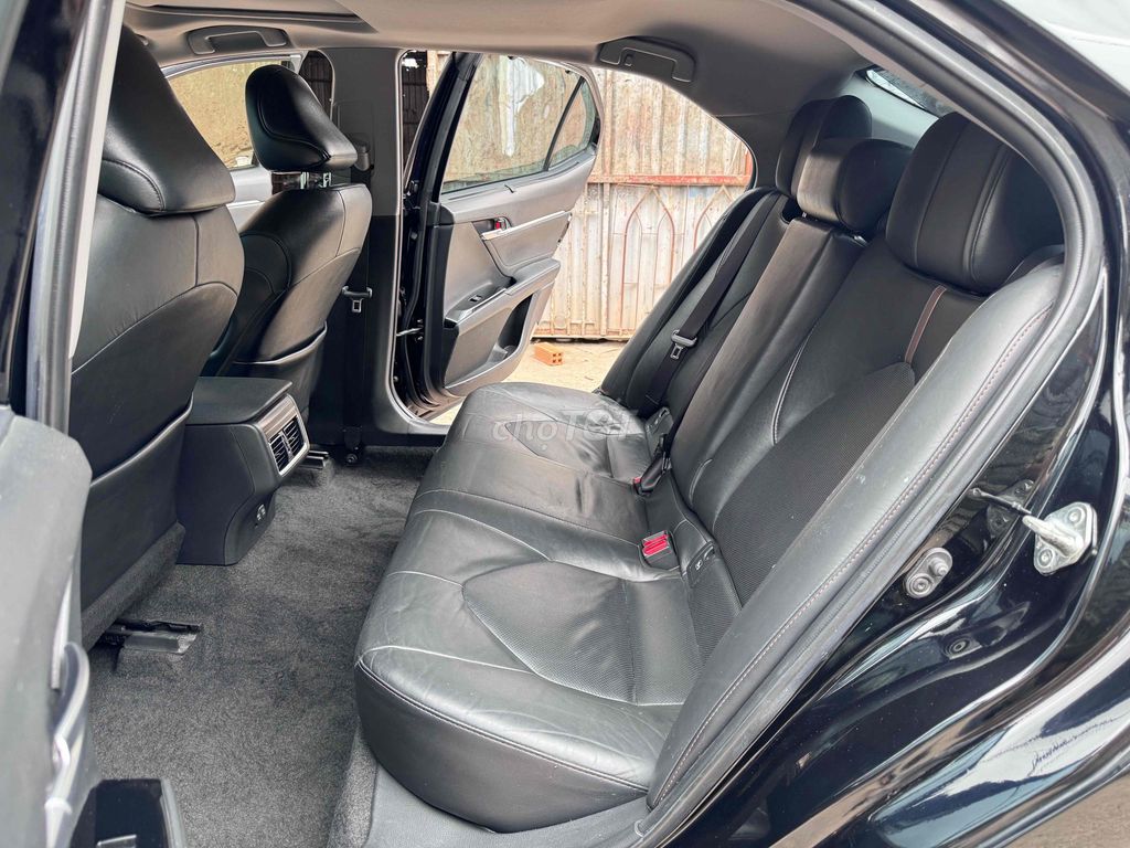 Bán Toyota Camry 2020 2.5Q hỗ trợ bank. Mua bán Ô tô tại Quận 3 Tp Hồ Chí Minh được đăng bởi Hoàng Gia Auto hình 7