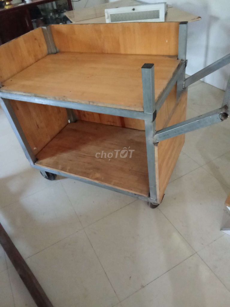 Xe đẩy hàng Gỗ Kim loại Mới đẹp. Mua bán Đồ chuyên dụng, Giống nuôi trồng tại Thành phố Bến Tre Bến Tre được đăng bởi Mr Sơn  hình 1