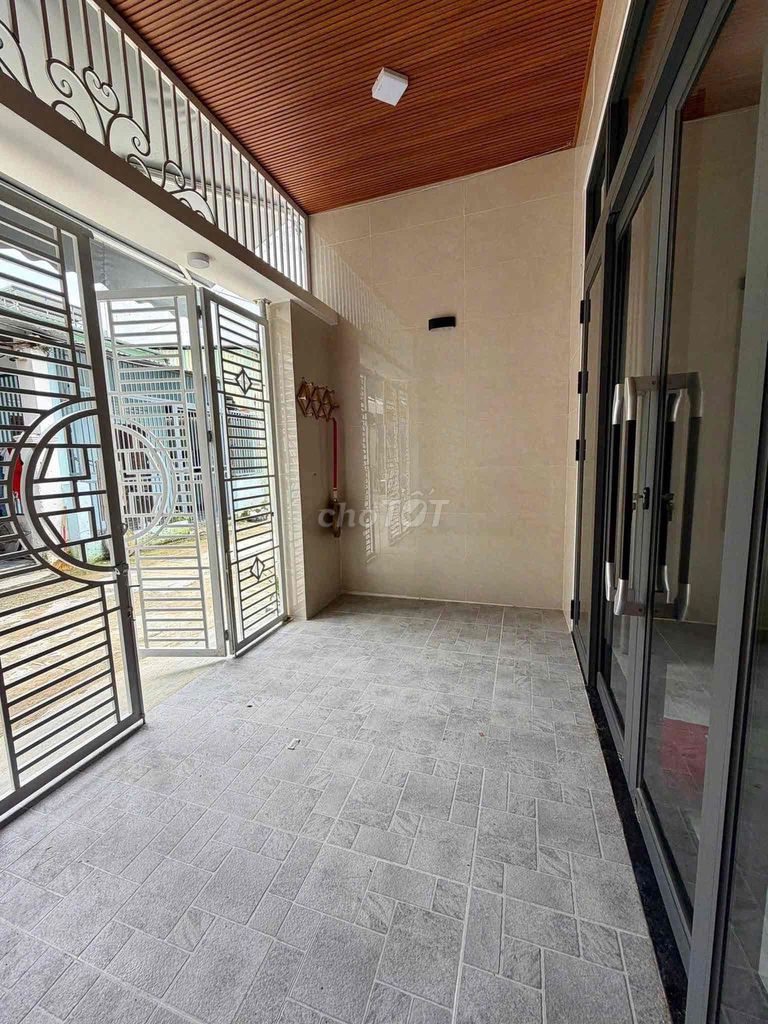 Furnished 3-storey house off Nguyễn Công Hãng — photo 2