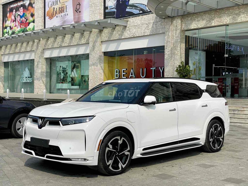 TRẢ TRƯỚC GẦN 200 TRIỆU NHẬN NGAY VF9. Mua bán Ô tô tại Quận 1 Tp Hồ Chí Minh được đăng bởi VINFAST SÀI GÒN  hình 2