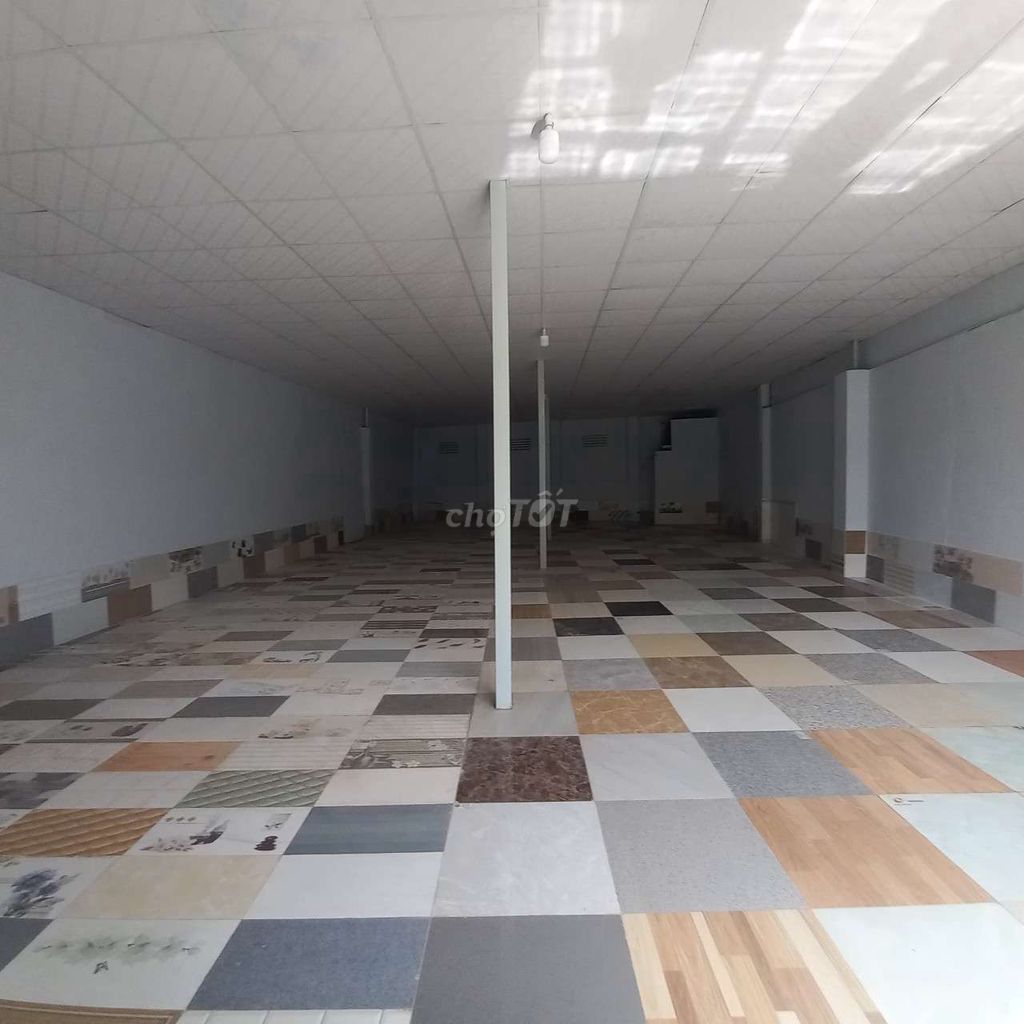 KHO TRUNG TÂM QUẬN 7. 190M2 GIÁ 20TR