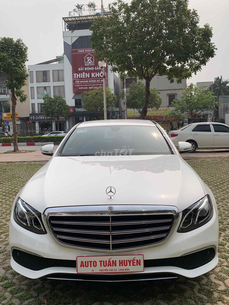 Mercedes-Benz E200 2017 dang ky thang 7/2018